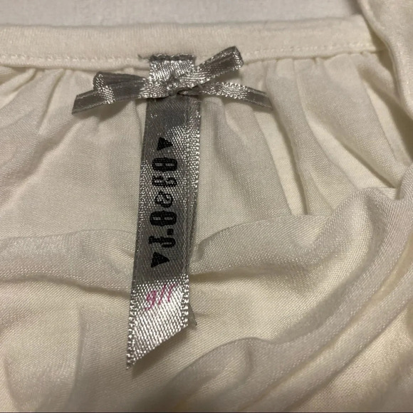 Bundle of 6 Tops Size Small & Medium - Picture 16 of 16